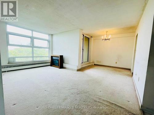 701 - 335 Driftwood Avenue, Toronto (Black Creek), ON - Indoor Photo Showing Bathroom