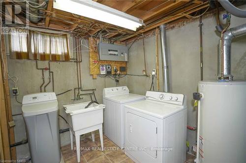 173 Weaver Street, Cambridge, ON - Indoor Photo Showing Laundry Room