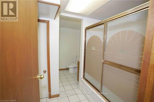 173 Weaver Street, Cambridge, ON - Indoor Photo Showing Bathroom