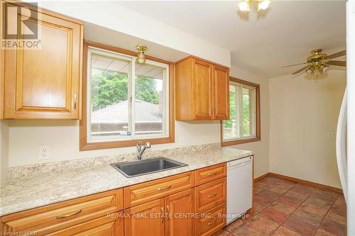 173 Weaver Street, Cambridge, ON - Indoor Photo Showing Kitchen