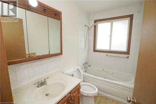 173 Weaver Street, Cambridge, ON - Indoor Photo Showing Bathroom