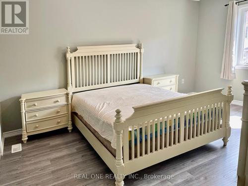 566 Laking Terrace, Milton, ON - Indoor Photo Showing Bedroom