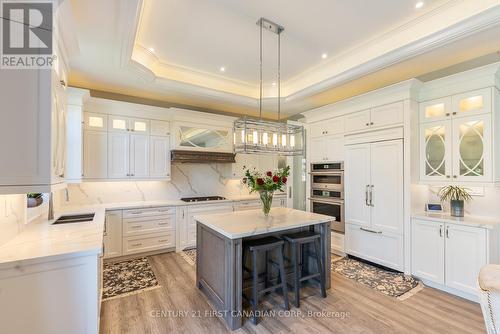 48 Goodman Crescent, Vaughan (Maple), ON - Indoor Photo Showing Kitchen With Upgraded Kitchen