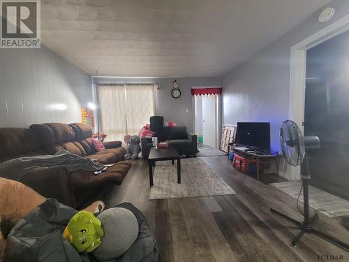 421 Birch Street S, Timmins (Timmins South - East), ON - Indoor Photo Showing Living Room