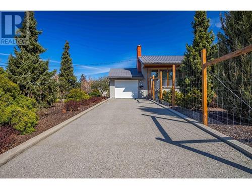 901 Barrington Avenue, Penticton, BC - Outdoor