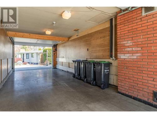 901 Barrington Avenue, Penticton, BC - Indoor Photo Showing Other Room