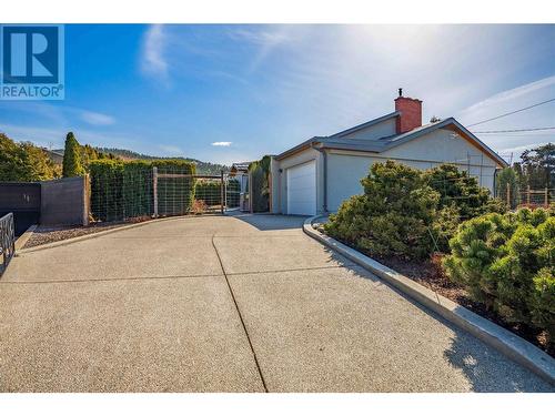 901 Barrington Avenue, Penticton, BC - Outdoor