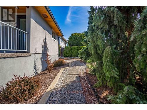 901 Barrington Avenue, Penticton, BC - Outdoor