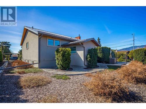 901 Barrington Avenue, Penticton, BC - Outdoor