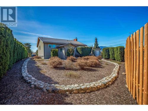 901 Barrington Avenue, Penticton, BC - Outdoor