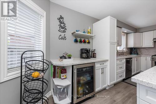 6 White Elm Road, Barrie (Holly), ON - Indoor Photo Showing Kitchen