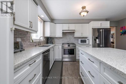 6 White Elm Road, Barrie (Holly), ON - Indoor Photo Showing Kitchen With Double Sink