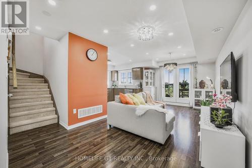 30 - 2500 Post Road, Oakville (Uptown Core), ON - Indoor Photo Showing Living Room