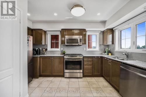 30 - 2500 Post Road, Oakville (Uptown Core), ON - Indoor Photo Showing Kitchen With Double Sink