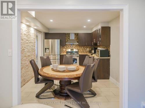 261 Hollymount Drive, Mississauga (Hurontario), ON - Indoor Photo Showing Dining Room