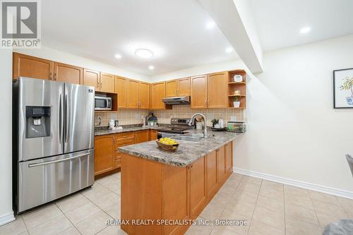 16 Mountland Road, Brampton (Bram East), ON - Indoor Photo Showing Kitchen