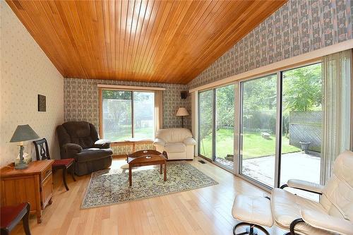 217 Grant Avenue, Hamilton, ON - Indoor Photo Showing Living Room