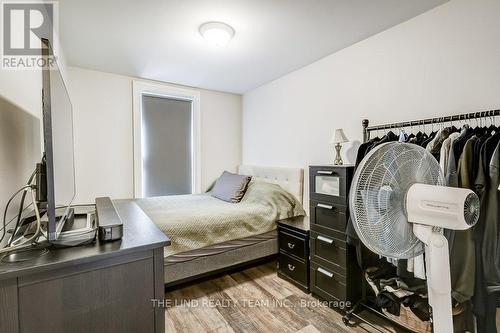 81 Wellington Street E, Aurora (Aurora Village), ON - Indoor Photo Showing Bedroom