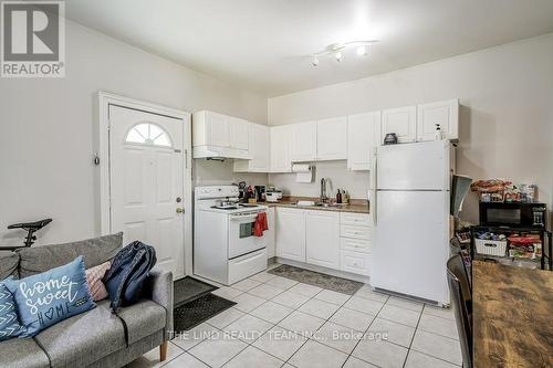 81 Wellington Street E, Aurora (Aurora Village), ON - Indoor Photo Showing Kitchen