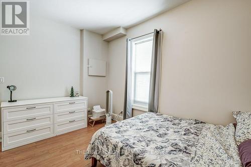 81 Wellington Street E, Aurora (Aurora Village), ON - Indoor Photo Showing Bedroom