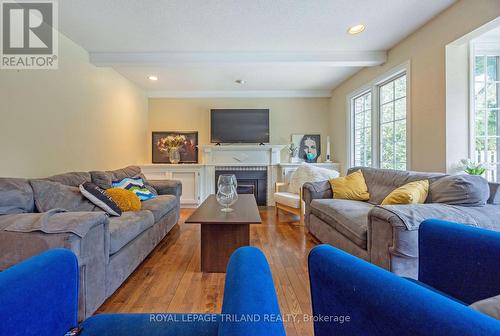 69 Shavian Boulevard, London, ON - Indoor Photo Showing Living Room