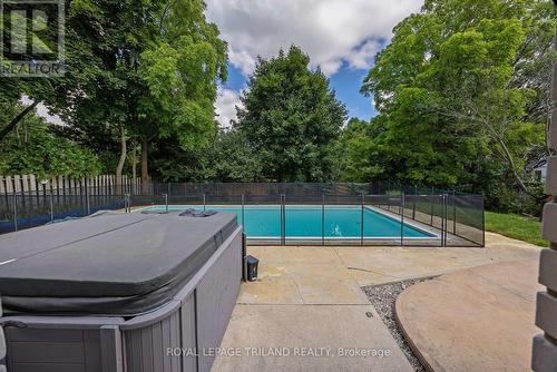 69 Shavian Boulevard, London, ON - Outdoor With In Ground Pool