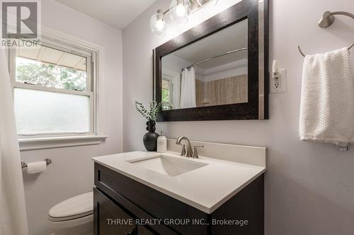 221 Merlin Crescent, London, ON - Indoor Photo Showing Bathroom