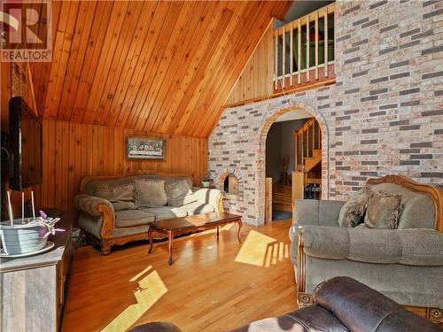 34 Donald, Saint-Antoine, NB - Indoor Photo Showing Living Room