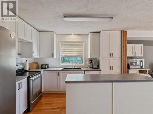 34 Donald, Saint-Antoine, NB - Indoor Photo Showing Kitchen