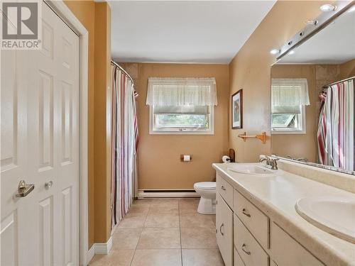 34 Donald, Saint-Antoine, NB - Indoor Photo Showing Bathroom