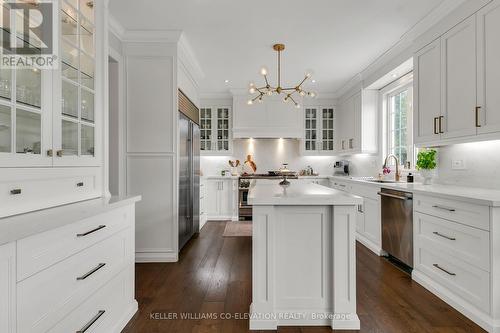 275 Athabasca Drive, Vaughan, ON - Indoor Photo Showing Kitchen With Upgraded Kitchen