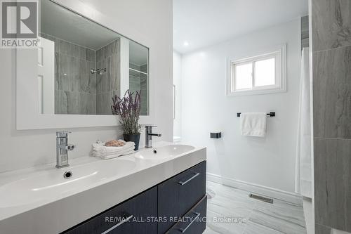 21 Sir Kay Drive, Markham (Markham Village), ON - Indoor Photo Showing Bathroom