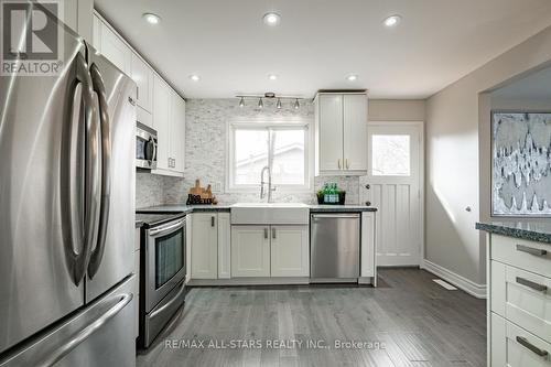 21 Sir Kay Drive, Markham (Markham Village), ON - Indoor Photo Showing Kitchen With Stainless Steel Kitchen With Upgraded Kitchen