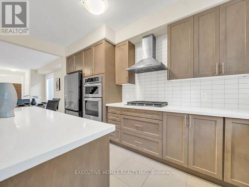 90 Broadacre Drive, Kitchener, ON - Indoor Photo Showing Kitchen