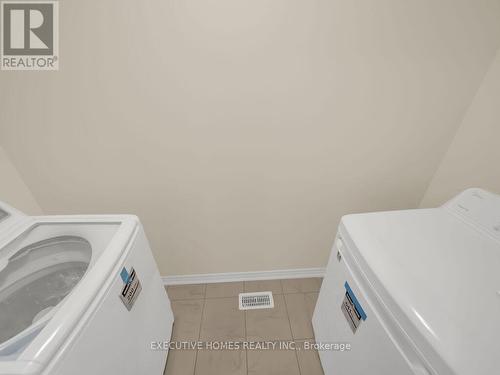 90 Broadacre Drive, Kitchener, ON - Indoor Photo Showing Laundry Room