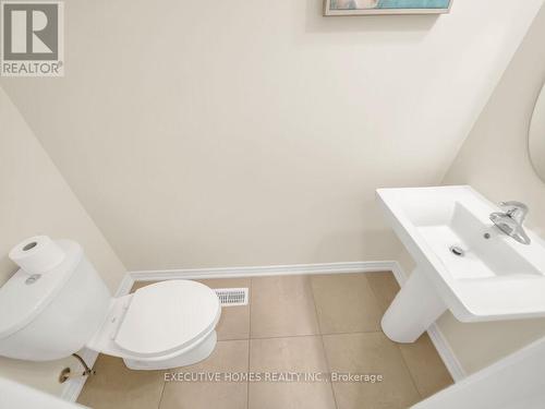 90 Broadacre Drive, Kitchener, ON - Indoor Photo Showing Bathroom