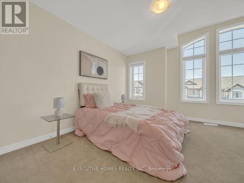 90 Broadacre Drive, Kitchener, ON - Indoor Photo Showing Bedroom