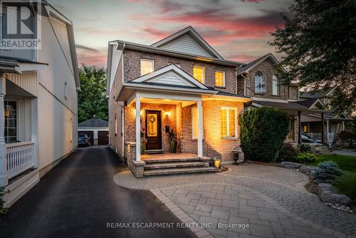 123 Academy Place, Guelph/Eramosa (Rockwood), ON - Outdoor With Facade