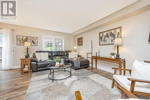 123 Academy Place, Guelph/Eramosa (Rockwood), ON - Indoor Photo Showing Living Room