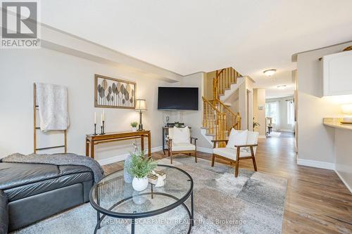 123 Academy Place, Guelph/Eramosa, ON - Indoor Photo Showing Living Room