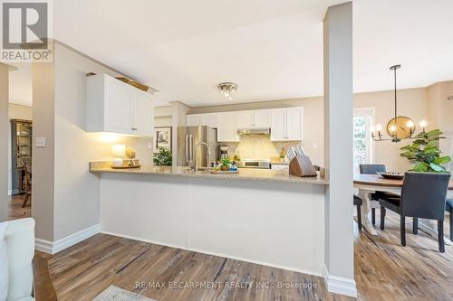 123 Academy Place, Guelph/Eramosa, ON - Indoor Photo Showing Kitchen With Upgraded Kitchen