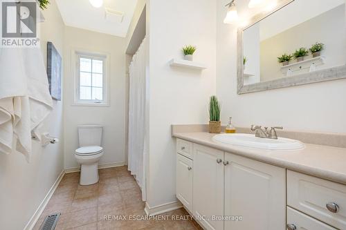 123 Academy Place, Guelph/Eramosa (Rockwood), ON - Indoor Photo Showing Bathroom