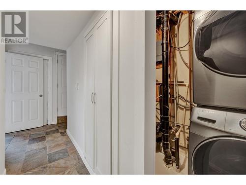 1555 Hollywood Road S, Kelowna, BC - Indoor Photo Showing Laundry Room