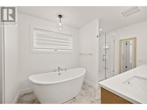 4271 Russo Street, Kelowna, BC - Indoor Photo Showing Bathroom