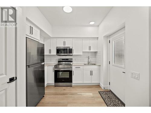 4271 Russo Street, Kelowna, BC - Indoor Photo Showing Kitchen