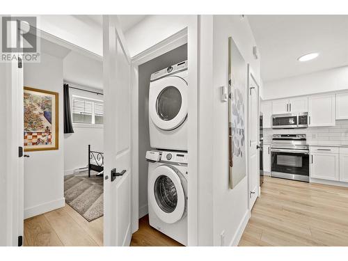 4271 Russo Street, Kelowna, BC - Indoor Photo Showing Laundry Room