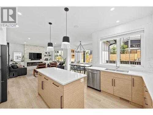 4271 Russo Street, Kelowna, BC - Indoor Photo Showing Kitchen With Double Sink With Upgraded Kitchen