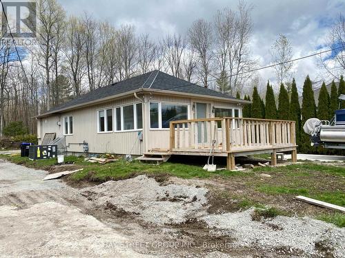 428 Limerick Street, Innisfil, ON - Outdoor With Deck Patio Veranda