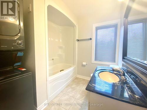 428 Limerick Street, Innisfil, ON - Indoor Photo Showing Bathroom