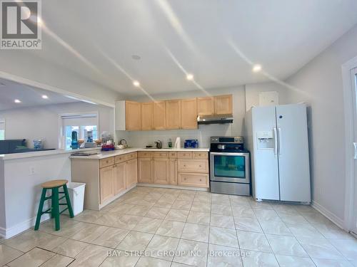 428 Limerick Street, Innisfil, ON - Indoor Photo Showing Kitchen